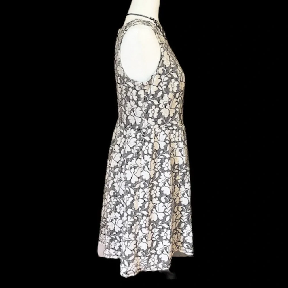 ⛔️SOLD⛔️ XHILARATION Sleeveless Floral Lace Midi Dress Black & White Sz Large - Picture 6 of 14
